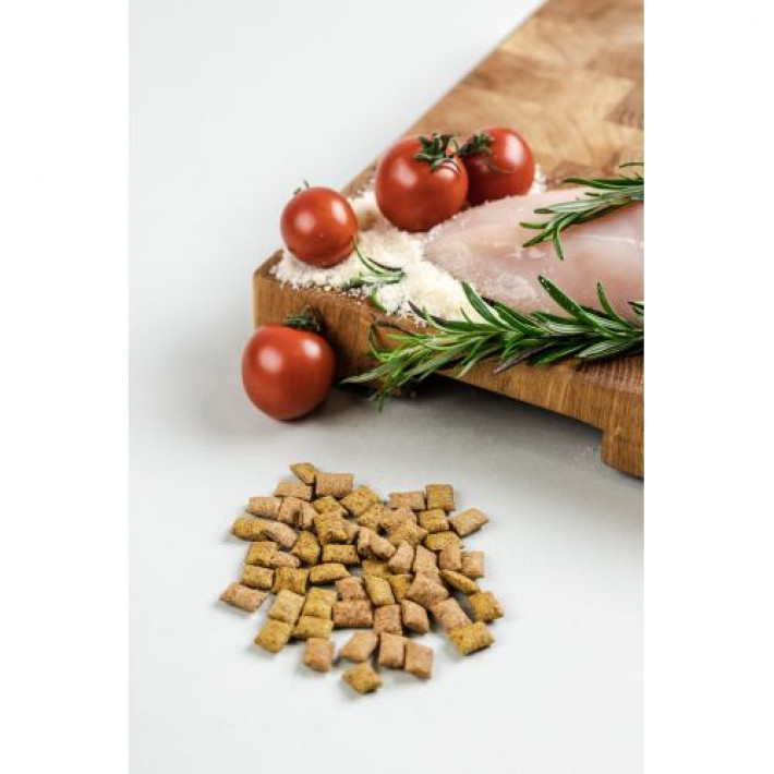 Хрумкі ласощі Savory Snack Подушечки для вибагливих котів, з куркою та сиром, 60 г